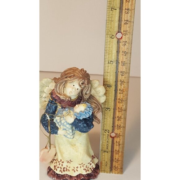 Vintage 1996 Angel Holding Baby Mother Figurine Brown Hair Freckles Statue Folk - Picture 8 of 8